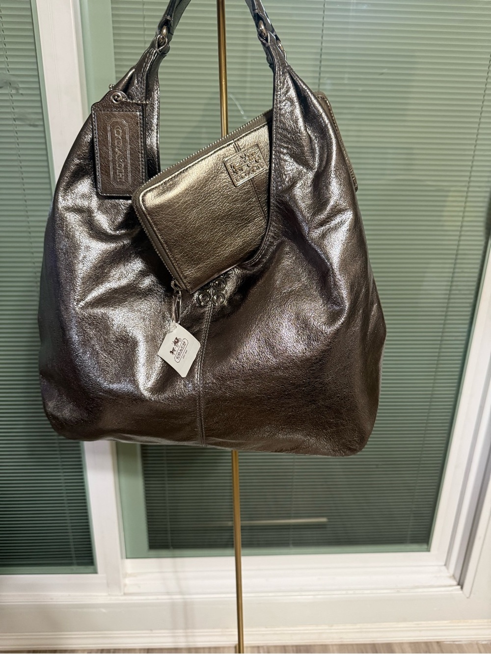 COACH Julia metallic dark pewter pebbled crackled leather handbag
A1082-14968